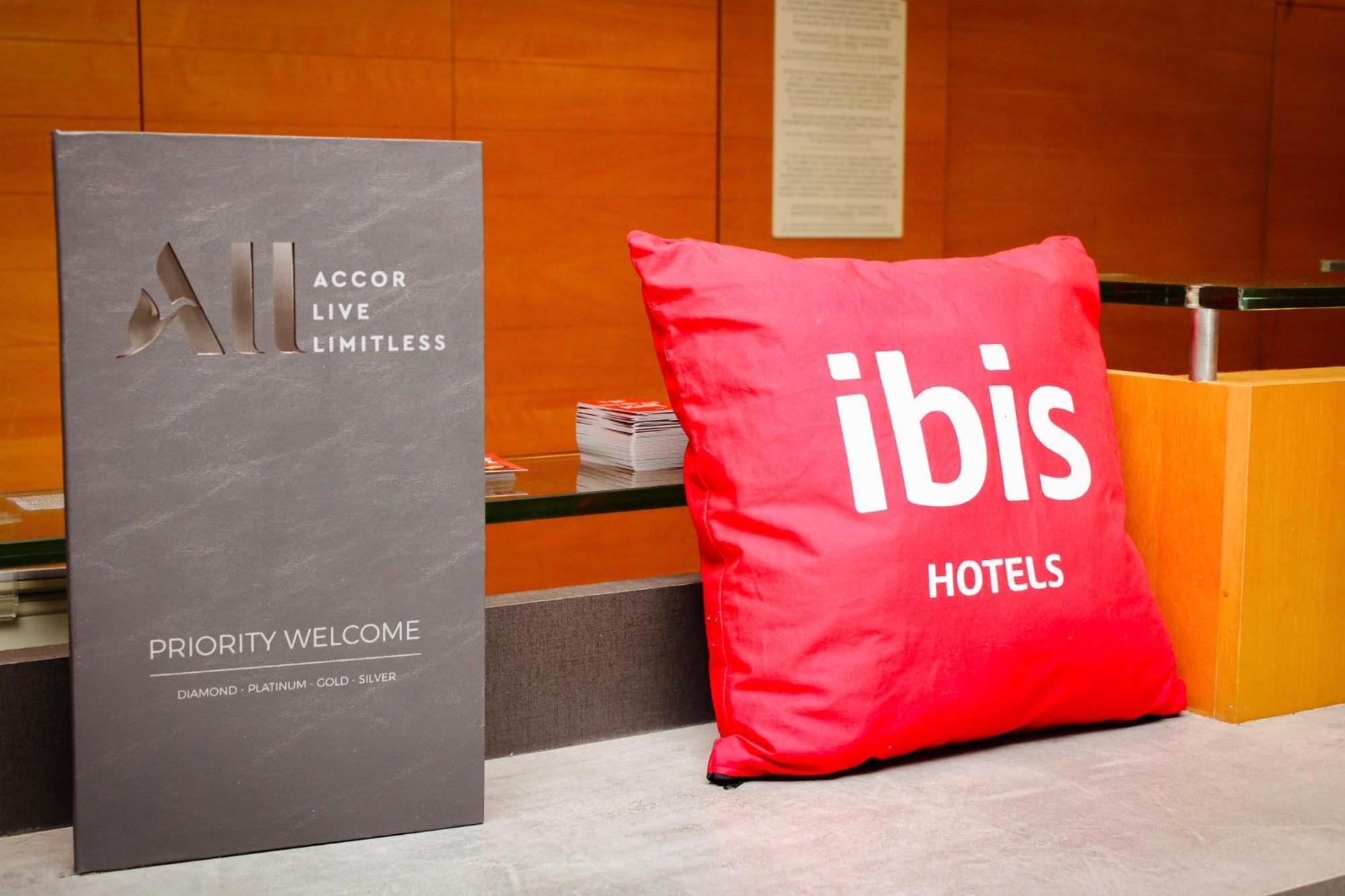 Ibis Sao Jose Hotel Exterior photo